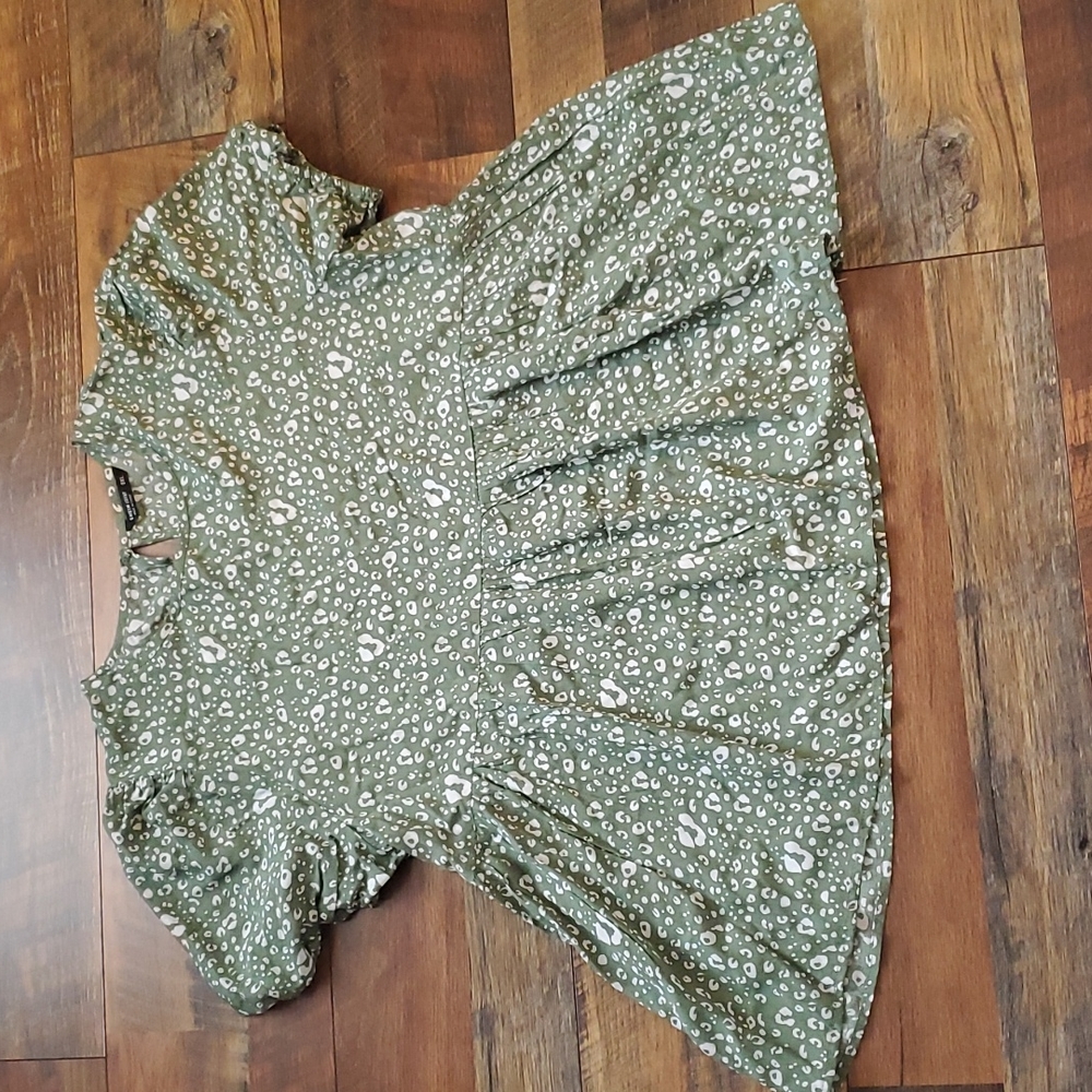 SHEIN CURVE LEOPARD PRINT PEPLUM TOP